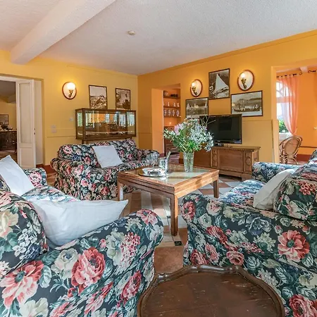 Sleeps 14 Pool Air Con Wifi Villa