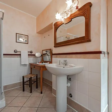 Sleeps 14 Pool Air Con Wifi Villa Menaggio
