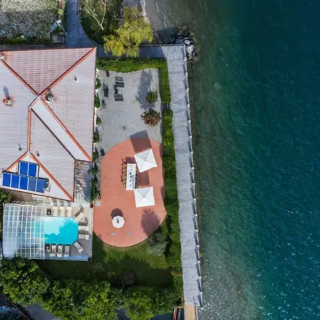 Sleeps 14 Pool Air Con Wifi *
