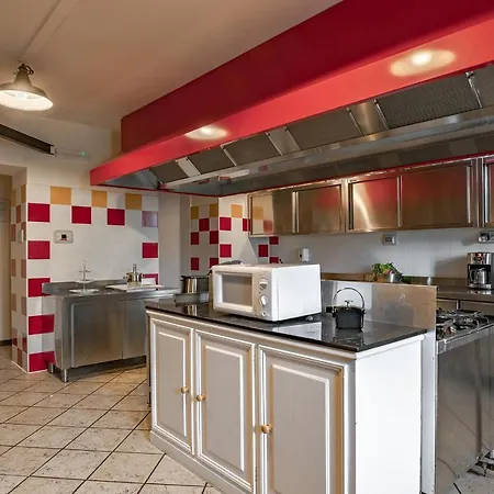 Sleeps 14 Pool Air Con Wifi *