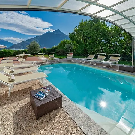 Sleeps 14 Pool Air Con Wifi Menaggio