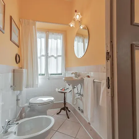 Villa Sleeps 14 Pool Air Con Wifi Menaggio