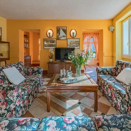 Sleeps 14 Pool Air Con Wifi Villa Menaggio